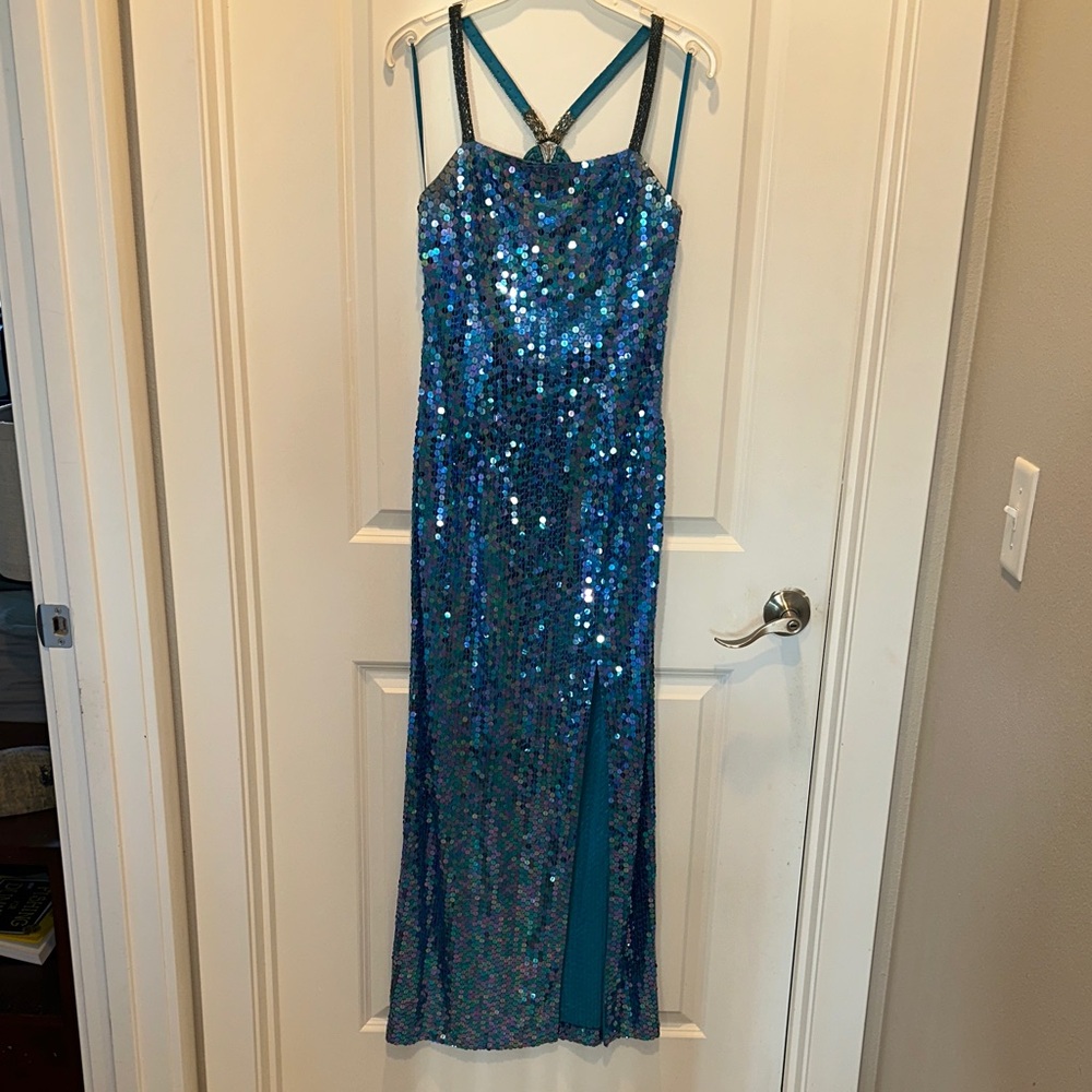 Elegant Blue Sequin Prom Dress